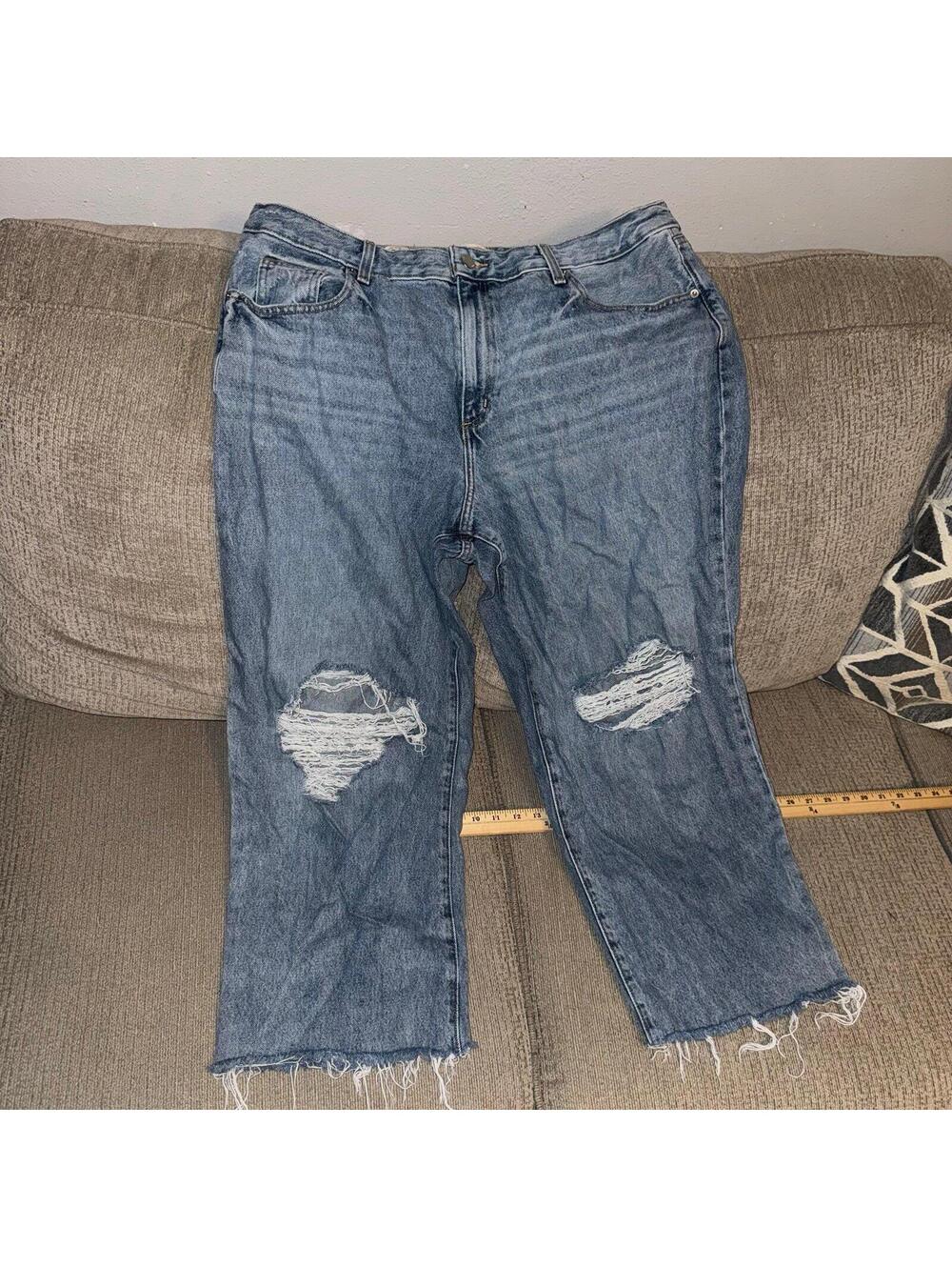 Women's Mid-Rise 90's Baggy Jeans - Universal Thread 17